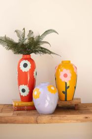 SET OF THREE CERAMIC VASES WITH FLOWERS
