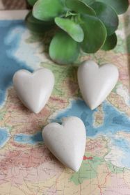SET OF SIX HAND CARVED STONE HEARTS (Option: WHITEWhiteStone)